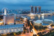  Сингапур выписал штраф двум банкам за связь с печально известным малайзийским фондом